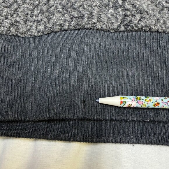 Patagonia Womens Woolyester™ Fleece Pullover Gray Size M Style 26950, EUC - Picture 9 of 11